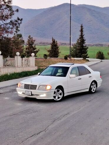 Mercedes-Benz: Mercedes-Benz C‑Class (W202) sedan - Rəng: ağ, 4 qapı - Kuzov — 5