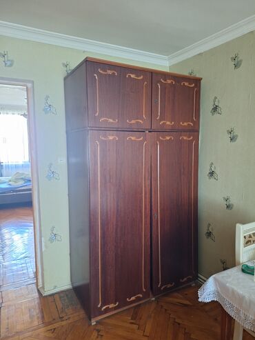 Dolablar: İşlənmiş, Açılan, 3 qapılı Düz dolab, Qarderob, paltar dolabı
