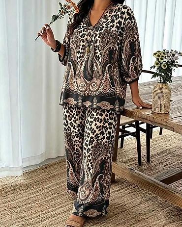 koli: Model za punije dame!!!
Vel: L XL XXL XXXL
Cena: 3100dinara — 1