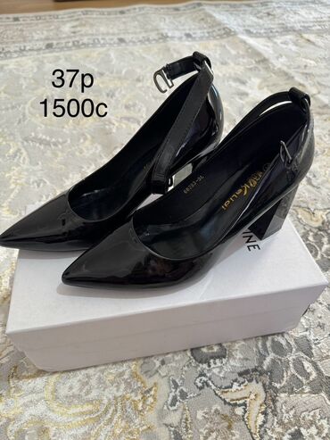 Туфли: Женские туфли, размер 37 (RU). Несколько моделей: 1) Пудровые лодочки — 4