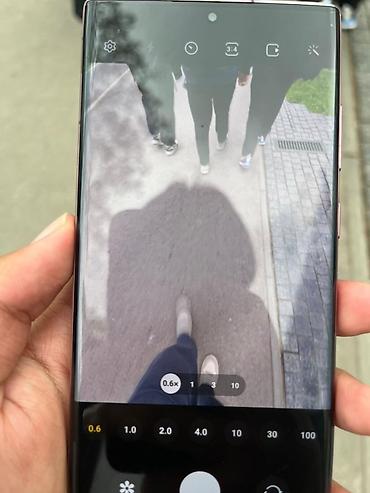 Samsung: Samsung Galaxy S22 Ultra — 5