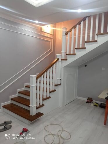 Деревянные лестницы: Деревянная лестница Для дома, Бесплатная консультация, Вид дерева: Грецский орех, Стиль: Хайтек — 19