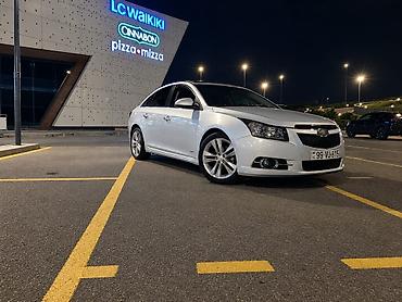 Chevrolet: Chevrolet Cruze: 1.6 l | 2015 il 250000 km Sedan — 1