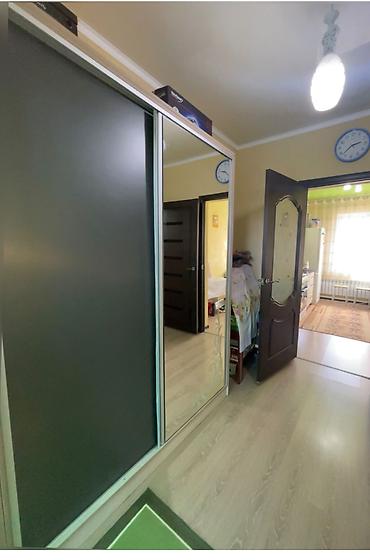 Продажа коттеджей и домов: Продаю дом 5 комнат, с ремонтом 100 кв. м, в центре г. Орловка. Уч — 8