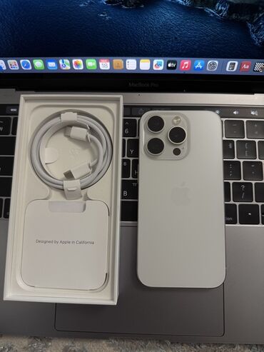 зарядка для macbook: IPhone 15 Pro, Б/у, 256 ГБ, Белый, Зарядное устройство, Защитное стекло, Чехол, В рассрочку, 88 %