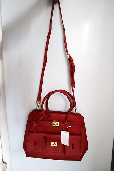 Классические сумки: Новая красная сумочка Размеры: ширина 27 см, высота 24см (с ручками — 27