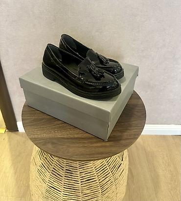 Şəxsi əşyalar: Qara laklı loafer ayaqqabılar - Klassik tassel (saçaqlı) detalı ilə — 1