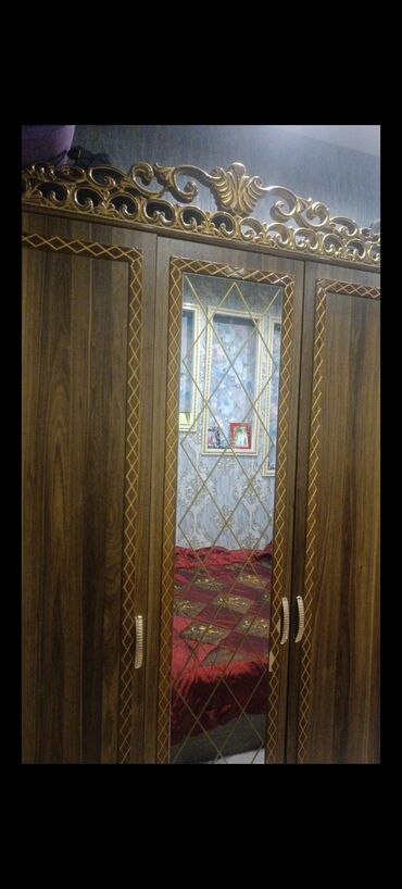 Matraslar: Düz dolab, Dolab-asılqan