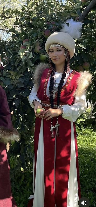 кыргызские платья на прокат: Национальный костюм, Женский — 1