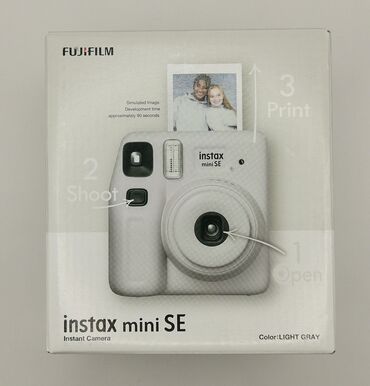 фотограф на свадьбу: Instax Mini SE Fan Pack — это подарочный набор, который включает в