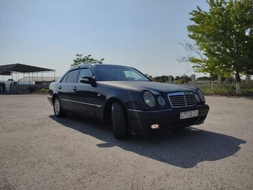 mersedes maşını: Mercedes-Benz 230: 2.3 l | 1997 il Sedan