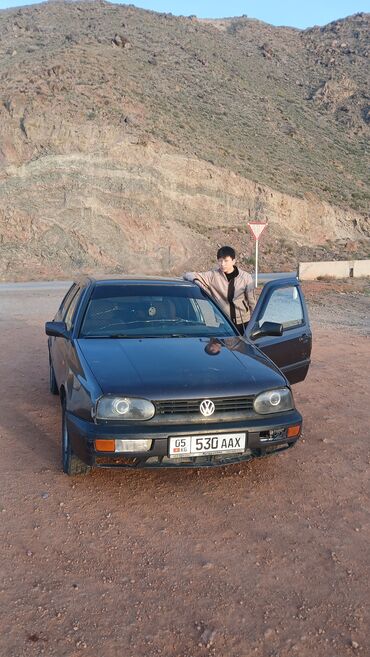 Volkswagen: Volkswagen Golf: 1992 г., 1.8 л, Механика, Бензин, Хэтчбэк