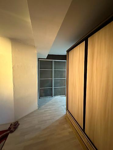 госница ош: 4 комнаты, 84 м², Газ Городок Индивидуалка, 1 этаж, Косметический ремонт — 3