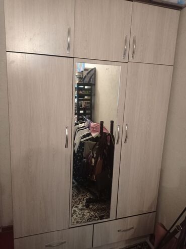 шкаф купе 3 х дверный с зеркалом: Шкаф для одежды, Б/у, Прямой, ЛДСП