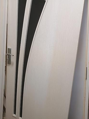qapi demir: Ağ rəngdə interyer qapısı dəsti - Material: ağ rəngli ağac teksturalı — 2
