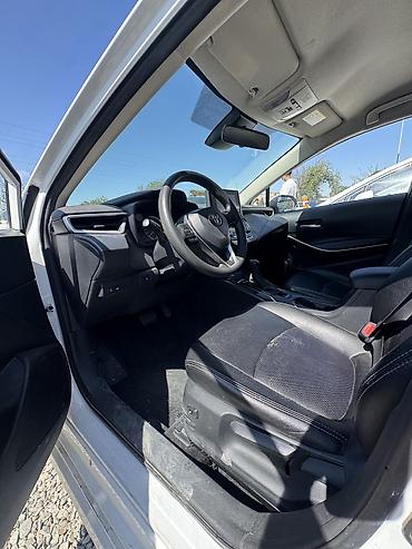 купить мерс с: Toyota Corolla: 2022 г., 1.8 л, Вариатор, Гибрид, Седан — 8