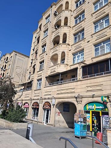 Uzunmüddətli kirayə mənzillər: Metro.Gənclik .1.dəqiqəlik. Ata Türk prospektində. 6-mərtəbəli — 2
