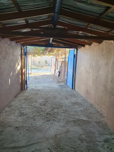 Qaraj satılır: 18 kv. m, 3 * 6 * 2 Daş Kommunal xətlər qoşulmayıb — 7