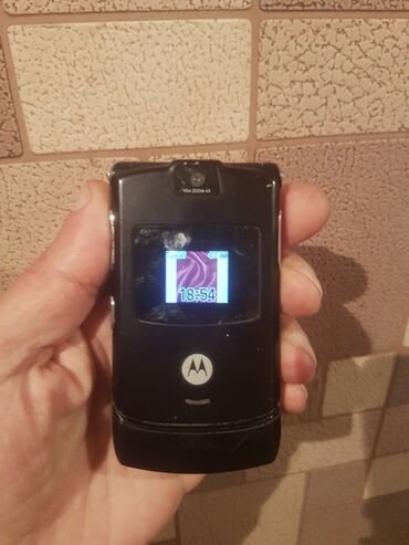 Motorola: Motorola Razr2 V8, цвет - Черный