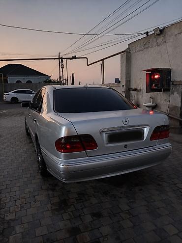 w210 duman: Mercedes-Benz 300: 3 l | 1998 il — 5