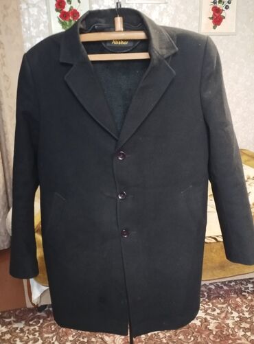 купить пальто в бишкеке: Продаю пальто мужское черное на теплом подкладе. Размер 50. Длинна 87