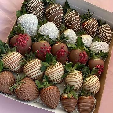 Кондитерские изделия, сладости: Сочнаяотборная клубника в бельгийском шоколаде дополняют друг друга — 2