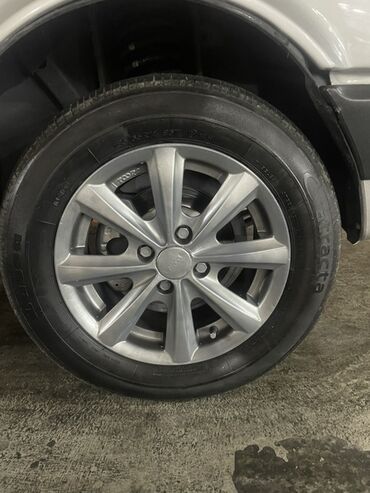 Шины: Б/у Колесо Hyundai 185 / 65 / R 14, 4 Болтов
