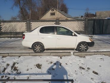 Toyota: Toyota Platz: 2001 г., 0.1 л, Автомат, Бензин, Седан