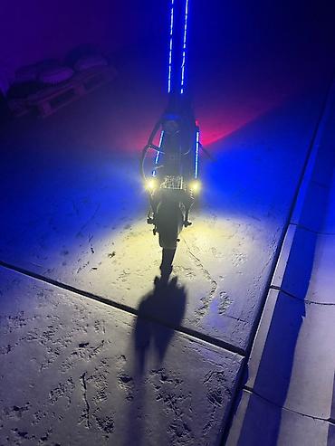 tom: Električni trotinet Dualtron sa RGB osvetljenjem orednja guma izduvala — 5