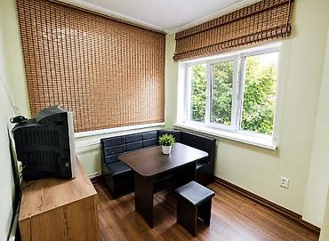 поменяюсь: 2 комнаты, 58 м², Азия Молл Сталинка, 2 этаж, Старый ремонт — 2