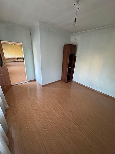 Продажа коттеджей и домов: Г.Ош продается дом, два этажа, 6 комнат, кухня. Во дворе имеется — 3