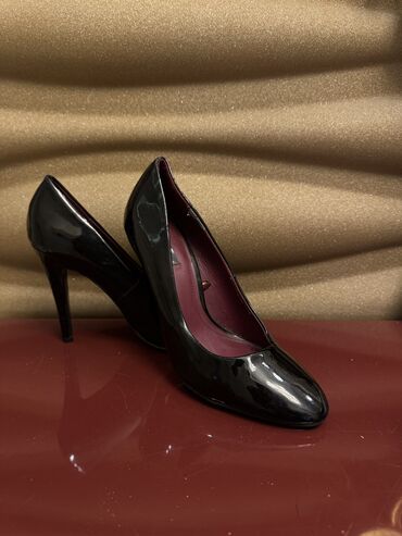 туфли из кожи питона: Tuflilər, Zara, Ölçü: 40, rəng - Qara, İşlənmiş