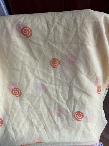 Parçalar: Müxtəlif naxışlı və rəngli pərdələr tək və cüt olanlar var — 16