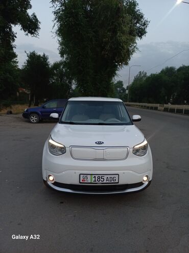 компрессор киа рио: Автомобиль Kia Soul EV белого цвета. Этот электромобиль отличается