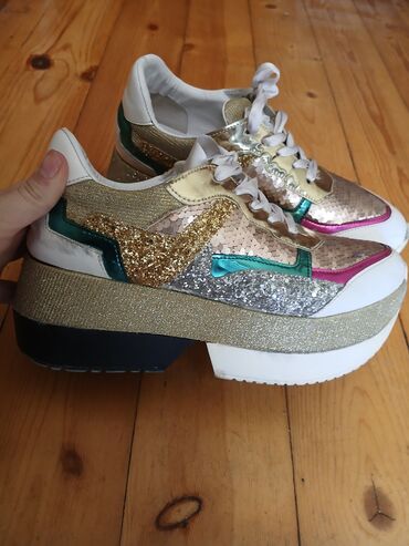 женские кроссовки nike huarache: Ölçü: 38, rəng - Qızılı, İşlənmiş