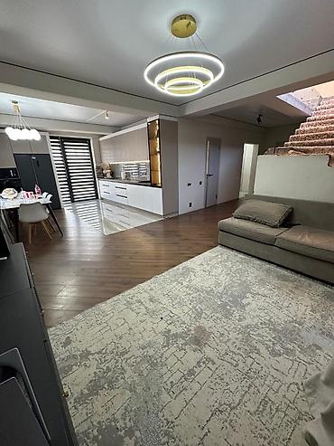 Долгосрочная аренда домов: 270 м², 6 комнат — 2