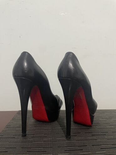 Tuflilər: Tuflilər, Ölçü: 39, rəng - Qara, İşlənmiş -da lalafo.az — 5 Tuflilər: Tuflilər, Ölçü: 39, rəng - Qara, İşlənmiş — 5