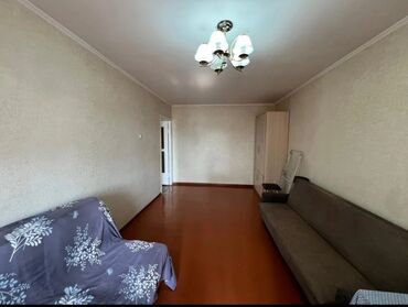 однокомнатные квартиры на сутки: 1 комната, 33 м², 104 серия, 3 этаж, Косметический ремонт