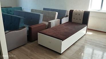 Прямые диваны: Прямые диваны с высокой спинкой и широкими подлокотниками - — 14