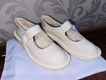 обувь корея: Женские мокасины белые лакированные очень нежно смотрятся на ноге