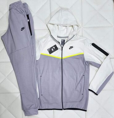 Trenerke: Top Ponuda . NIKE TECH FLEECE TRENERKE Cena 4400 dinara Veličine S M — 10