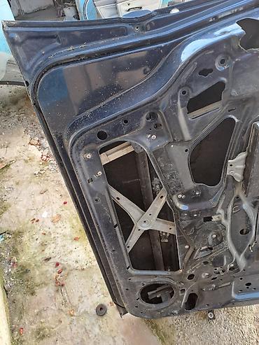 Avtomobil qapıları: Mersede çeska ucun qabaq sol qapi yaxsi veziyyetdedi qiymeti sonu 80m — 4