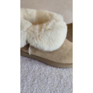 Ugg obuća: Ugg mini čizme, bоја - Bež, 40 — 7