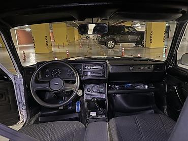 polkalı disk: VAZ 2107 “Classic” sedan - Kuzov: 4 qapılı, ağ rəng, sadə və düz — 4