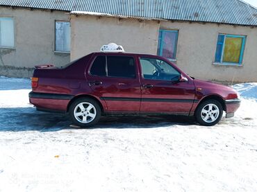 машине вента: Volkswagen Vento: 1993 г., 1.8 л, Механика, Бензин, Седан