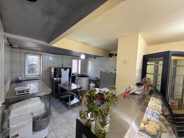 Digər kommersiya daşınmaz əmlakı: 📍İCARƏYƏ VERİLİR 9-cu mikrorayon, Mir Cəlal küçəsi 143B Obyektlərin — 5