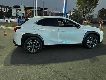bmv samurai: Lexus UX: 2021 г., 2 л, Автомат, Гибрид — 4
