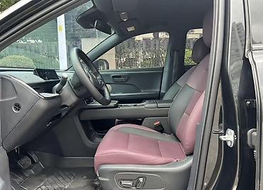 signum 3: Toyota bZ4X: 2026 г., Электромобиль, Кроссовер — 4