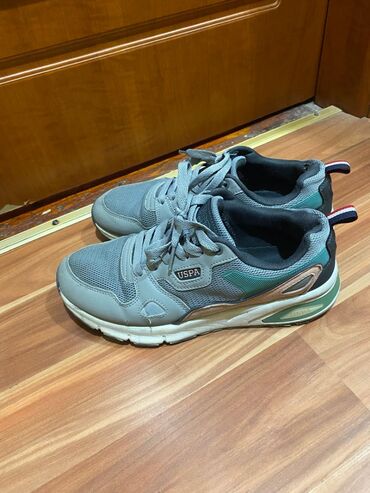 air jordan ayakkabı: Ölçü: 39, rəng - Boz, İşlənmiş