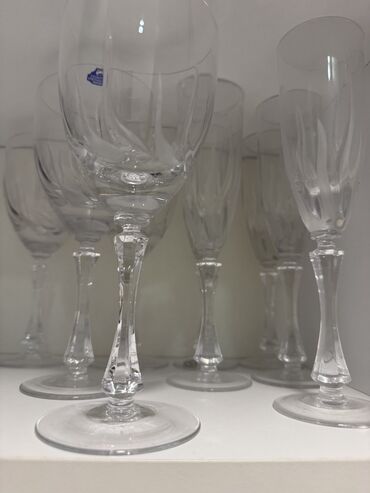 Digər dəstlər və servizlər: Şüşə qablar və boşqab dəstləri. Evdən hər şey təcili satılır ucuz - — 10